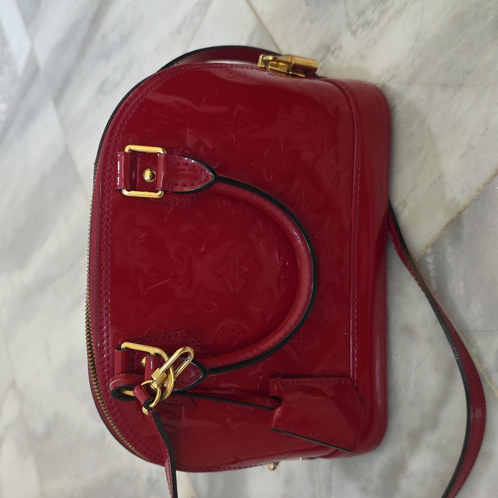 ♥️Louis Vuitton Alma BB Red Verni Leather Bag With Shoulder Strap♥️ EUC with COA